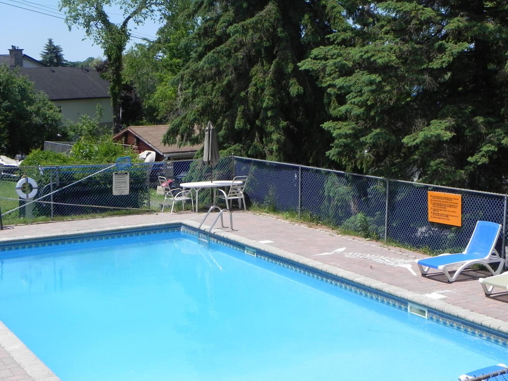 Merland Park Cottages And Motel Picton Exterior photo